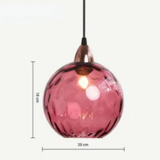 Elegante glazen bol hanglamp met sfeervolle verlichting