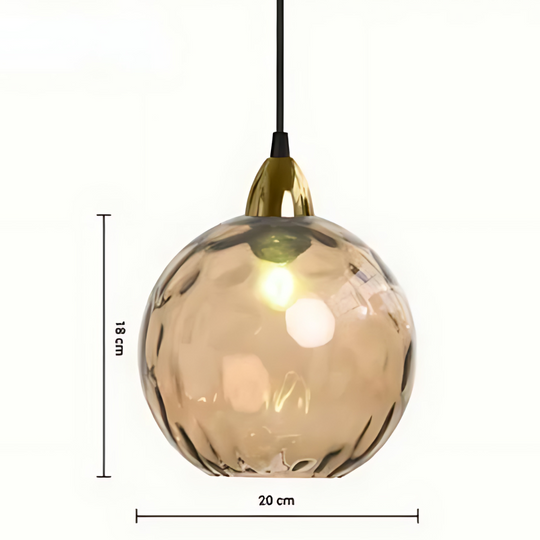 Elegante glazen bol hanglamp met sfeervolle verlichting