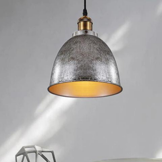 Industriële hanglamp met antiek ontwerp voor een robuuste sfeer