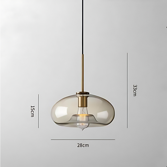 Moderne hanglamp van messing en glas met minimalistisch design