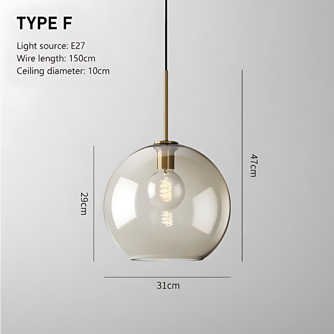 Moderne hanglamp van messing en glas met minimalistisch design