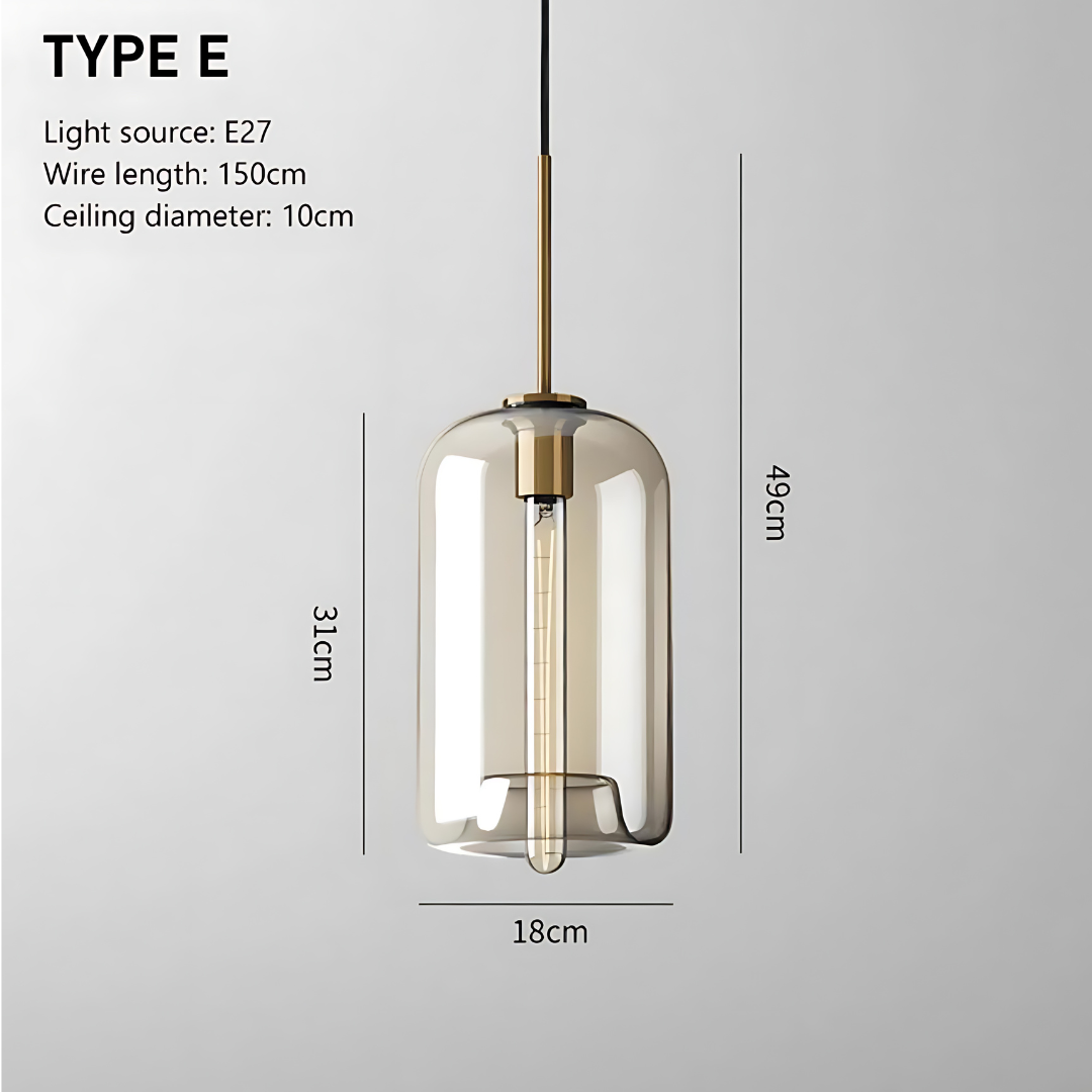 Moderne hanglamp van messing en glas met minimalistisch design