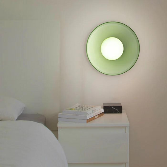 Moderne ronde plafondlamp met slank design en praktische functies