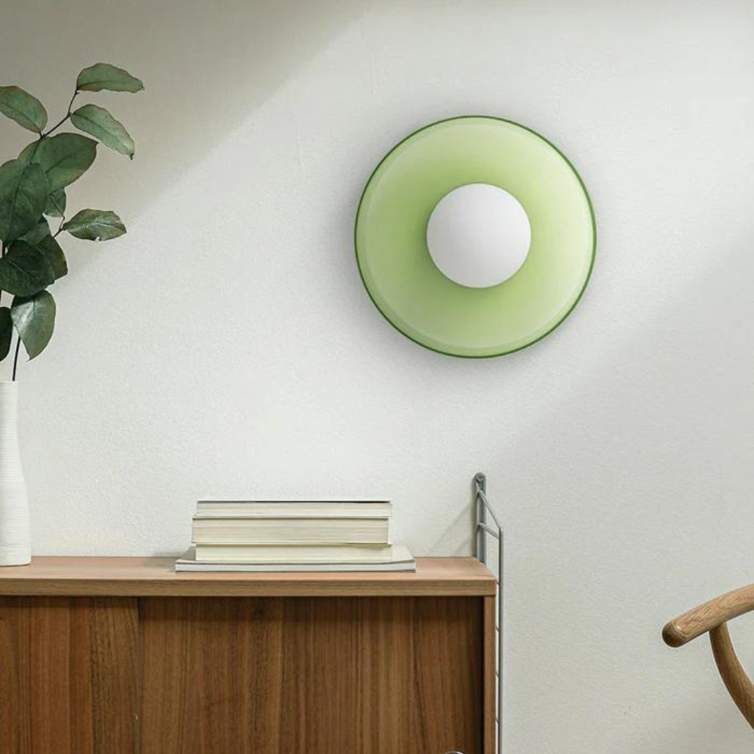 Moderne ronde plafondlamp met slank design en praktische functies