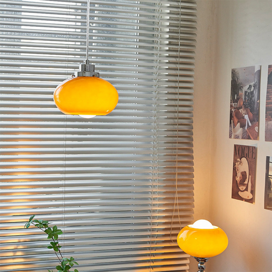 Bauhaus hanglamp met gele glazen kap - Vintage charme en modern design