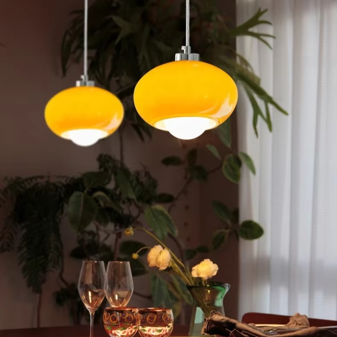 Bauhaus hanglamp met gele glazen kap - Vintage charme en modern design