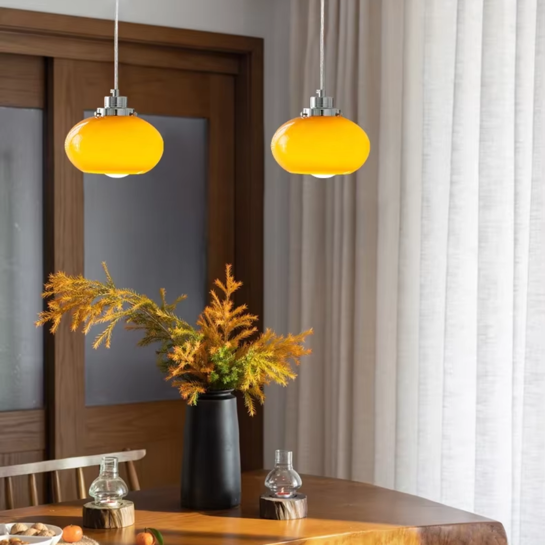 Bauhaus hanglamp met gele glazen kap - Vintage charme en modern design