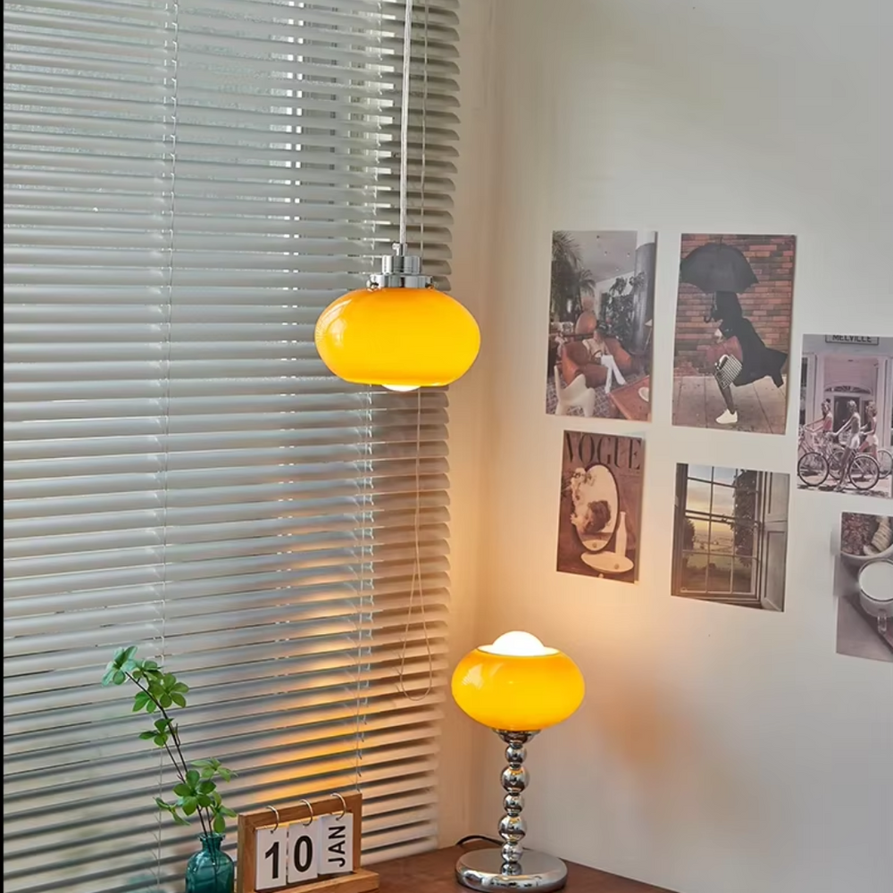 Bauhaus hanglamp met gele glazen kap - Vintage charme en modern design