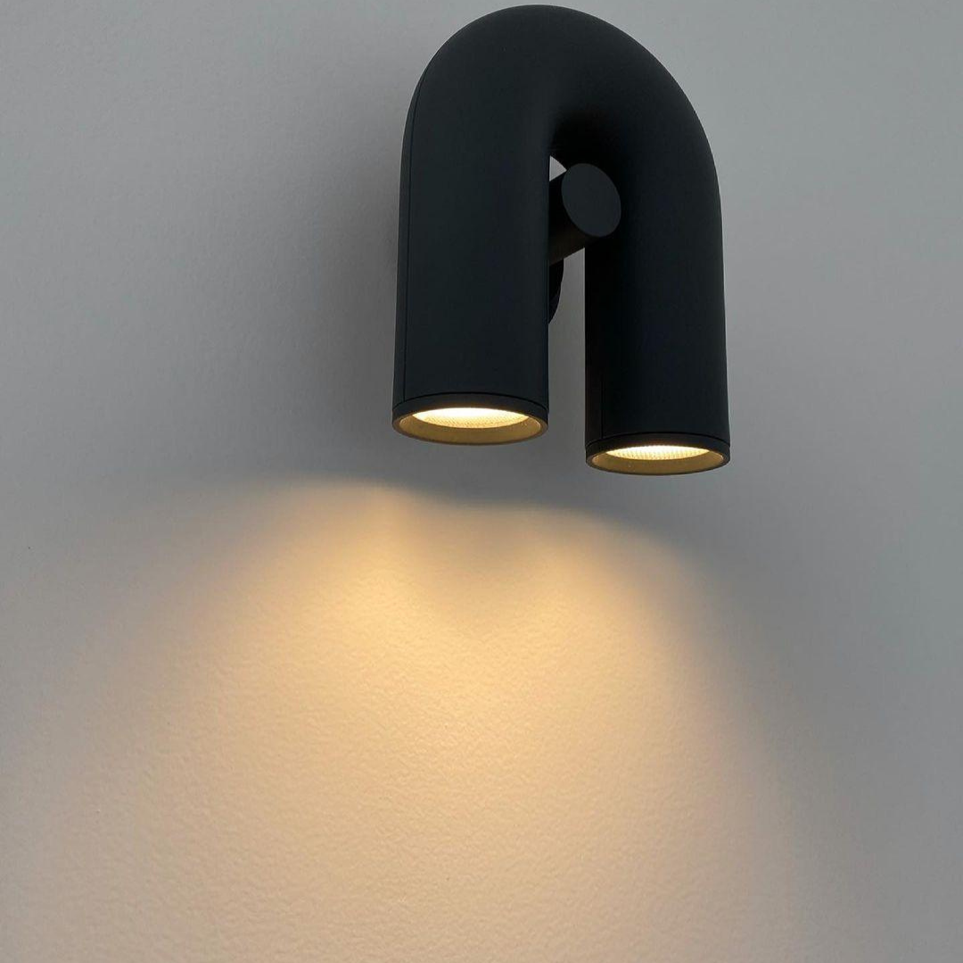 Verstelbare Wandlamp met Dynamisch Design - Speels en Elegant