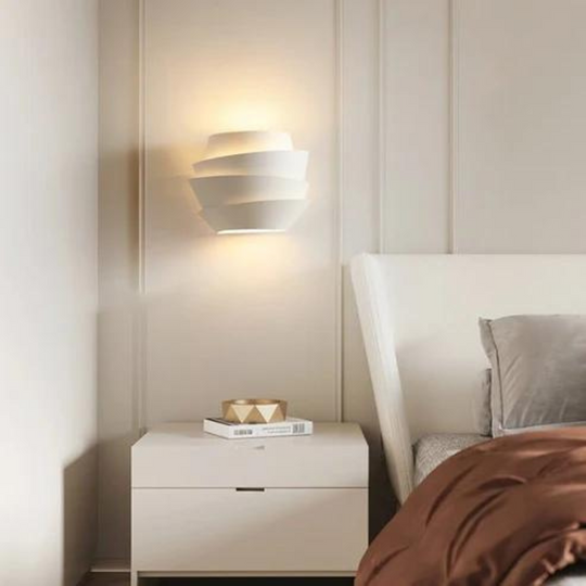 Dubbele wandlamp van ijzer met Scandinavisch design