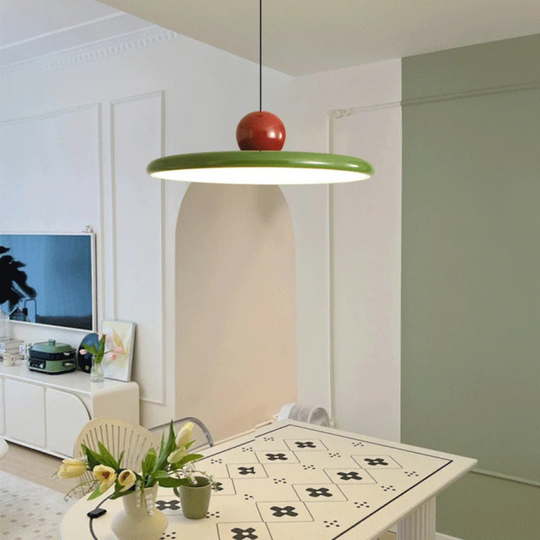 Moderne glazen hanglamp in Bauhaus stijl met speelse UFO-vorm