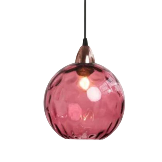 Elegante glazen bol hanglamp met sfeervolle verlichting