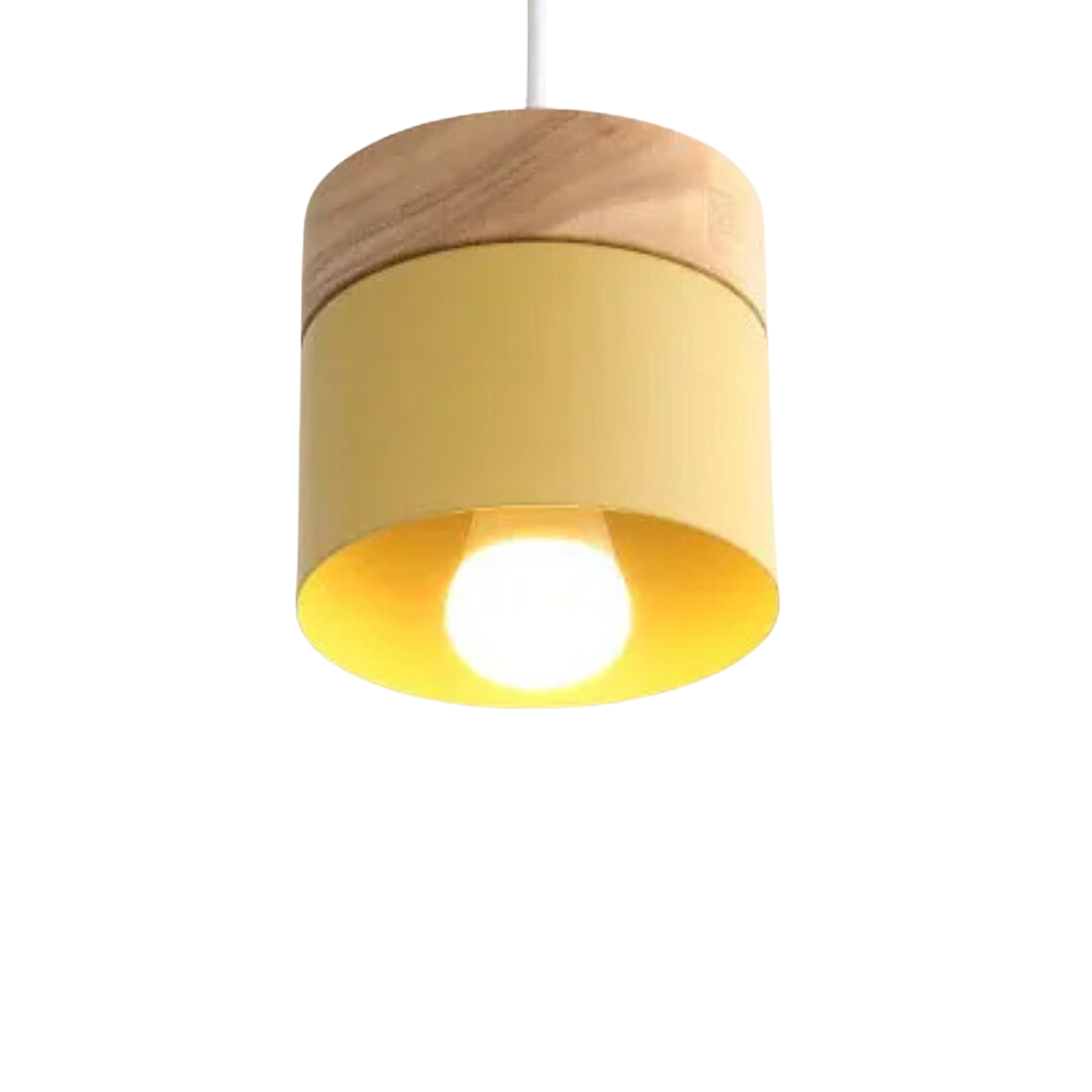 Moderne plafondlamp in hout en metaal met opvallend design