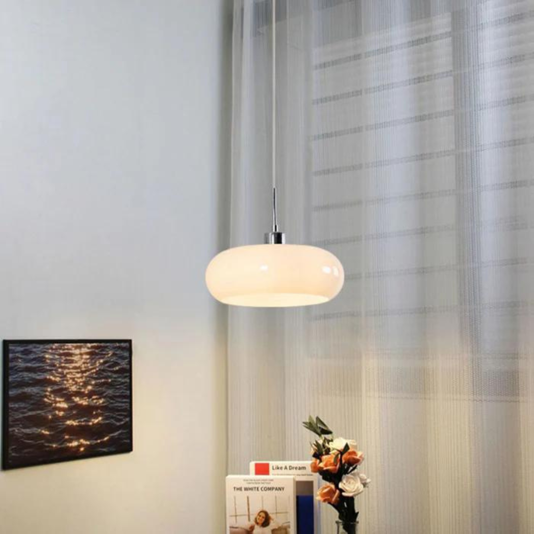 Moderne glazen hanglamp met dimbare LED-verlichting