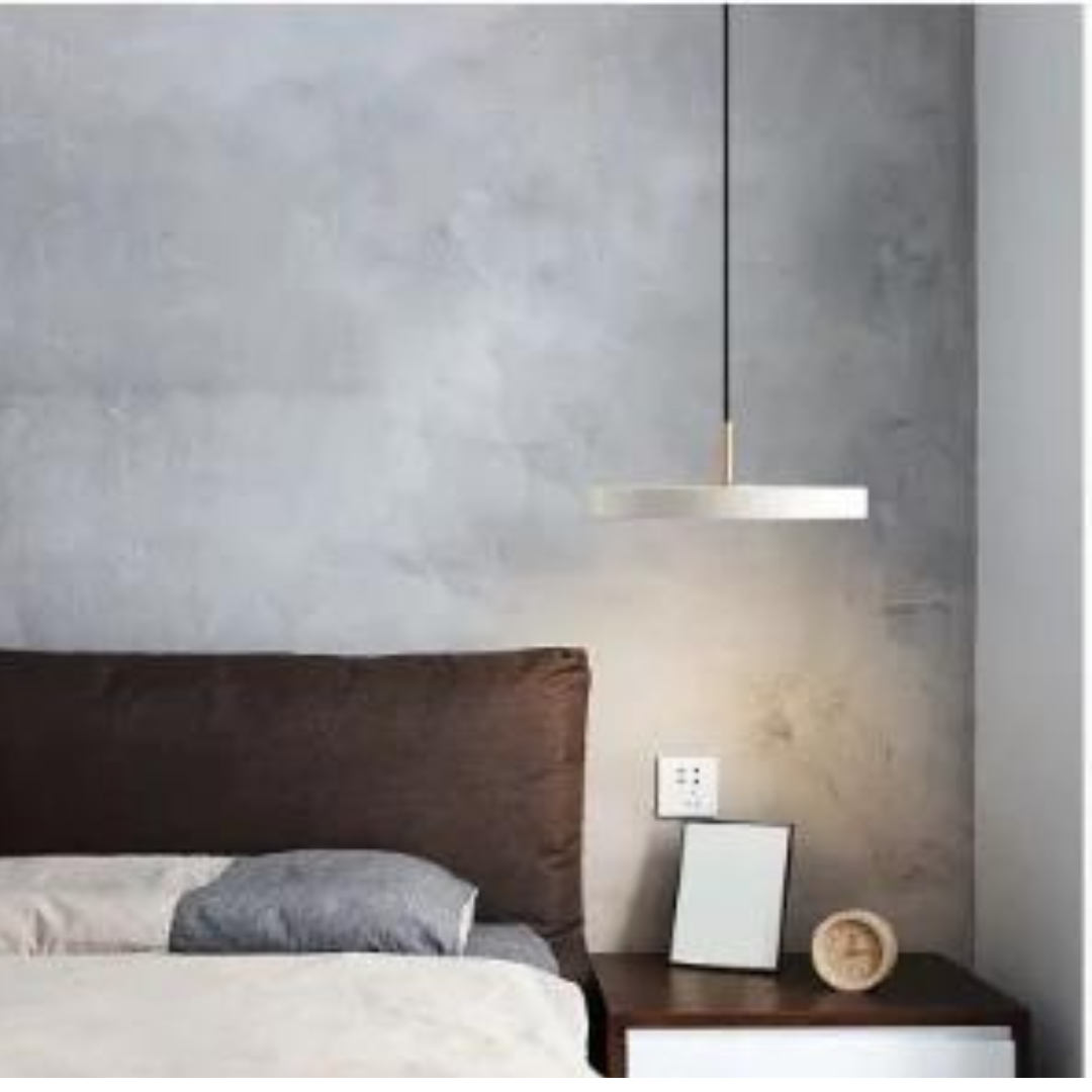 Scandinavische hanglamp met minimalistisch design en warme verlichting