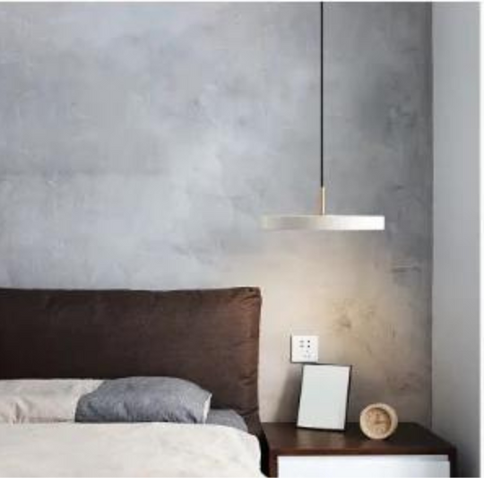 Scandinavische hanglamp met minimalistisch design en warme verlichting