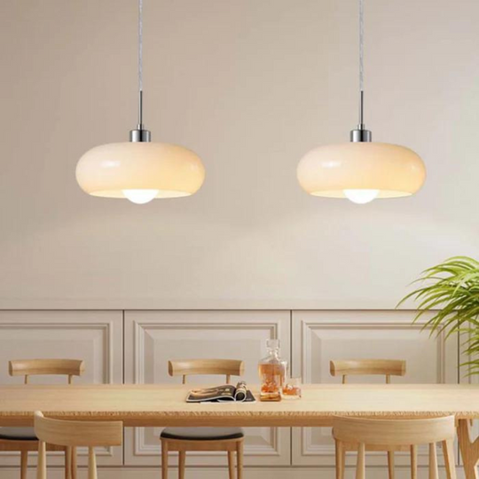 Moderne glazen hanglamp met dimbare LED-verlichting