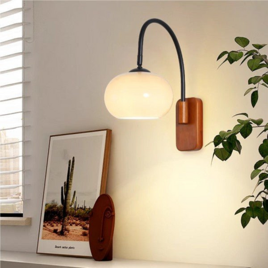 Bauhaus Draaibare Wandlamp met Glazen Kap