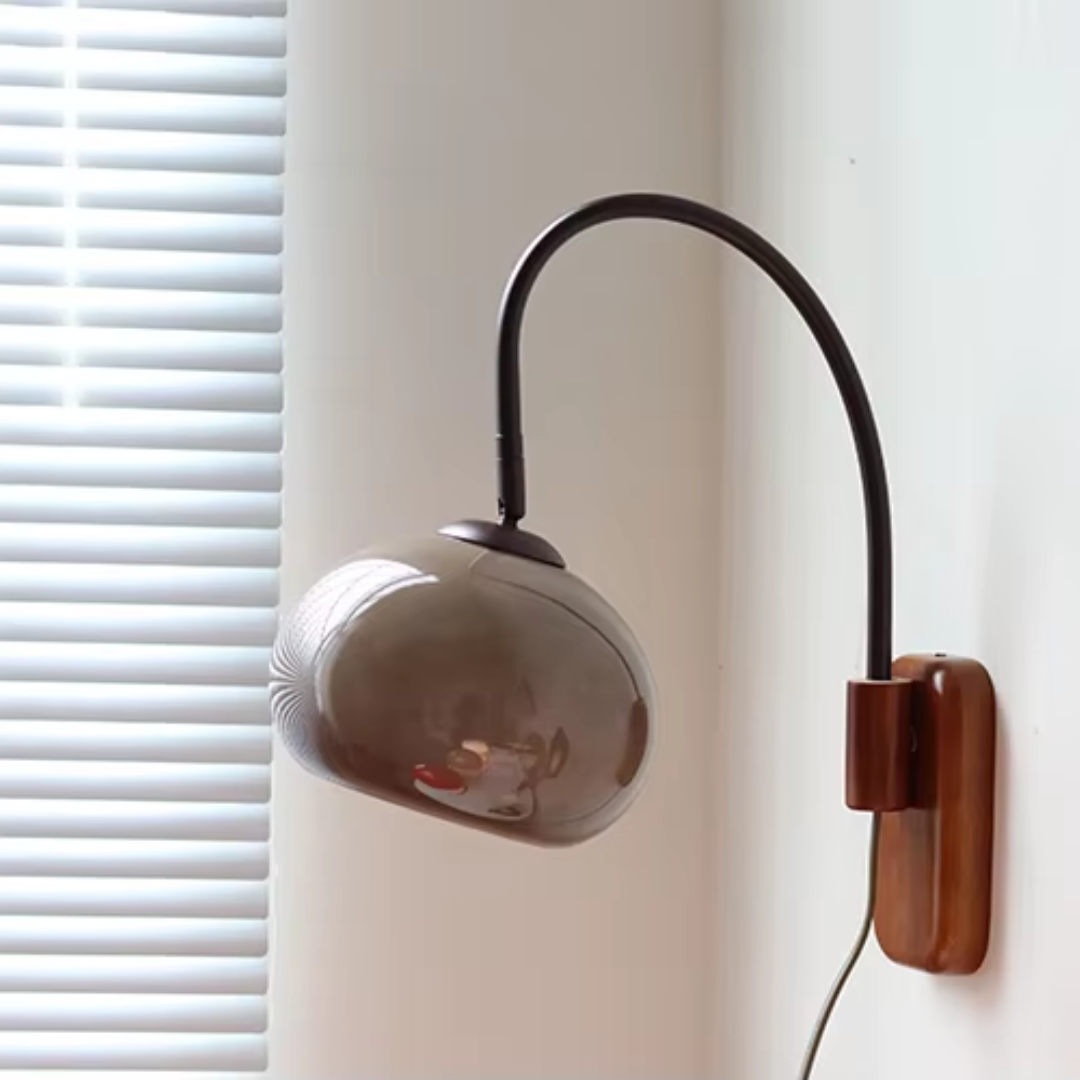 Bauhaus Draaibare Wandlamp met Glazen Kap