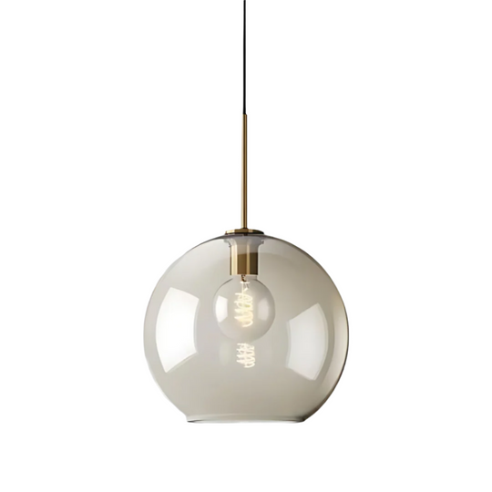 Moderne hanglamp van messing en glas met minimalistisch design