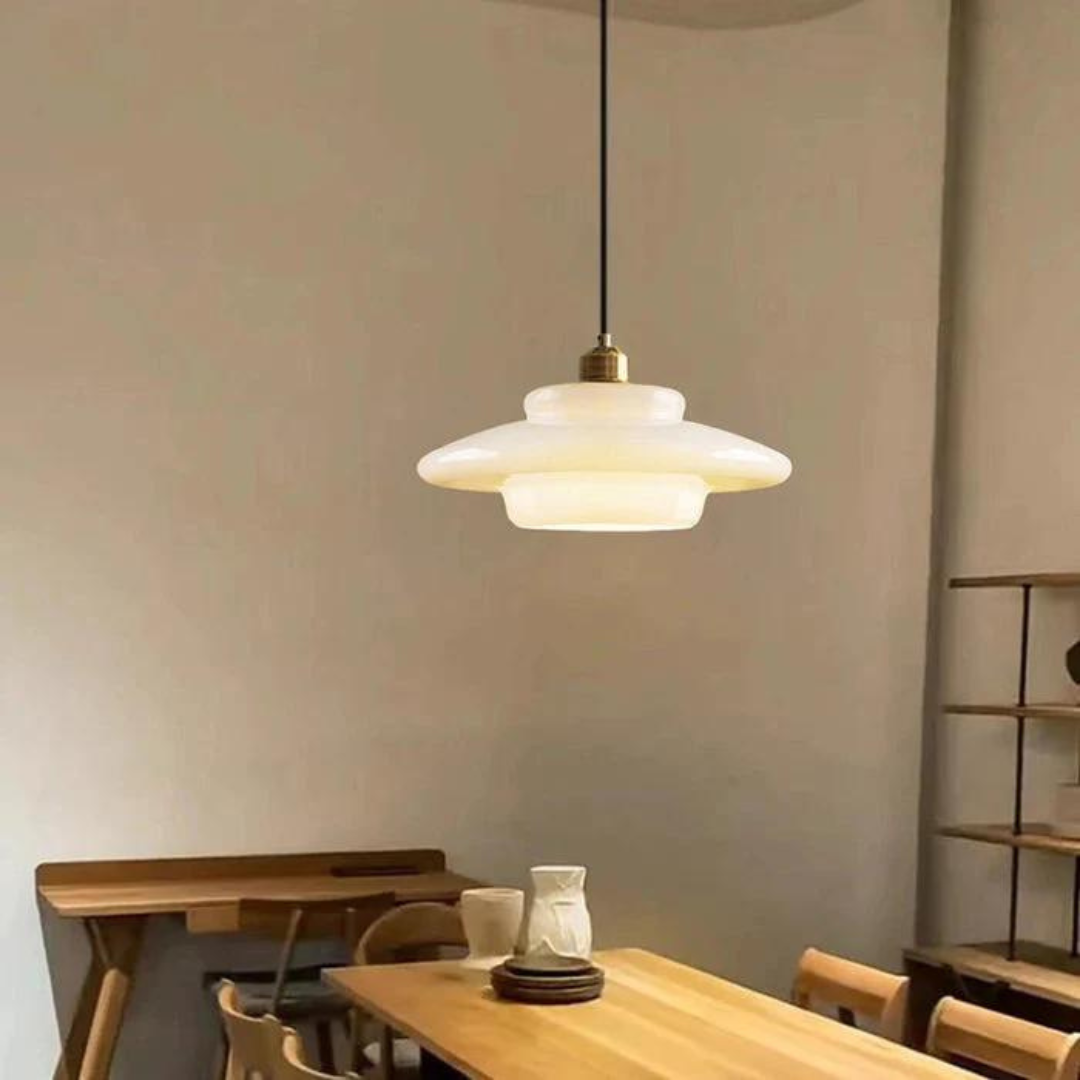 Stijlvolle glazen hanglamp met minimalistisch design voor elke ruimte