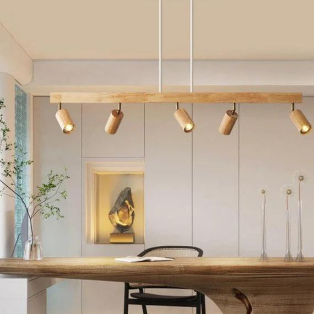 Minimalistische houten plafondlamp met verstelbare spots en duurzame afwerking