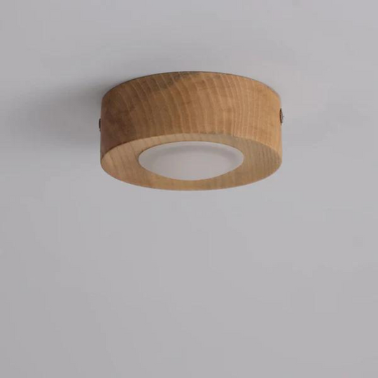 Moderne plafondlamp met walnoot of essen hout voor sfeervolle verlichting