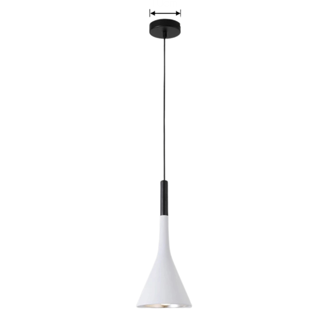 Elegante driehoekige hanglampen met modern design en warme verlichting