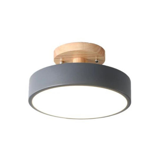 Scandinavische plafondlamp met houten details en energiezuinige LED-verlichting