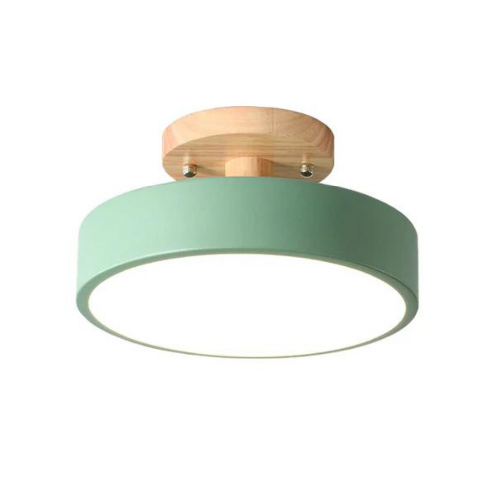 Scandinavische plafondlamp met houten details en energiezuinige LED-verlichting