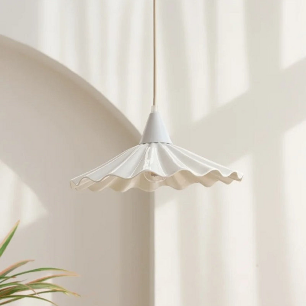 Witte Keramische Hanglamp met Geribbelde Kap