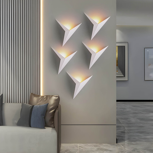 Elegante wandlamp van ijzer met verstelbare lichttemperatuur