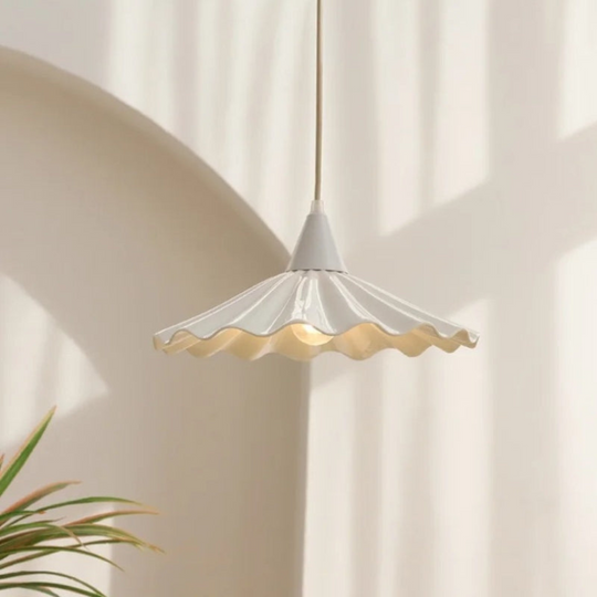 Witte Keramische Hanglamp met Geribbelde Kap