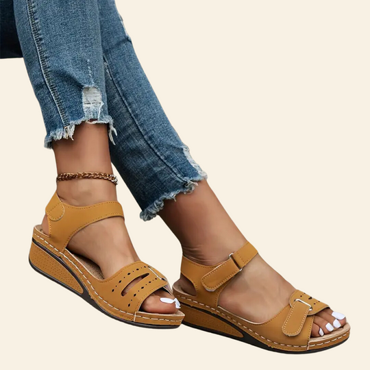 Sofia - Comfortabele sport sandalen met sleehak