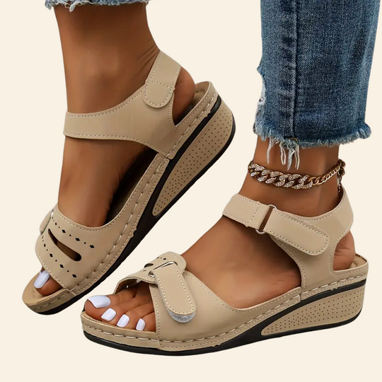 Sofia - Comfortabele sport sandalen met sleehak